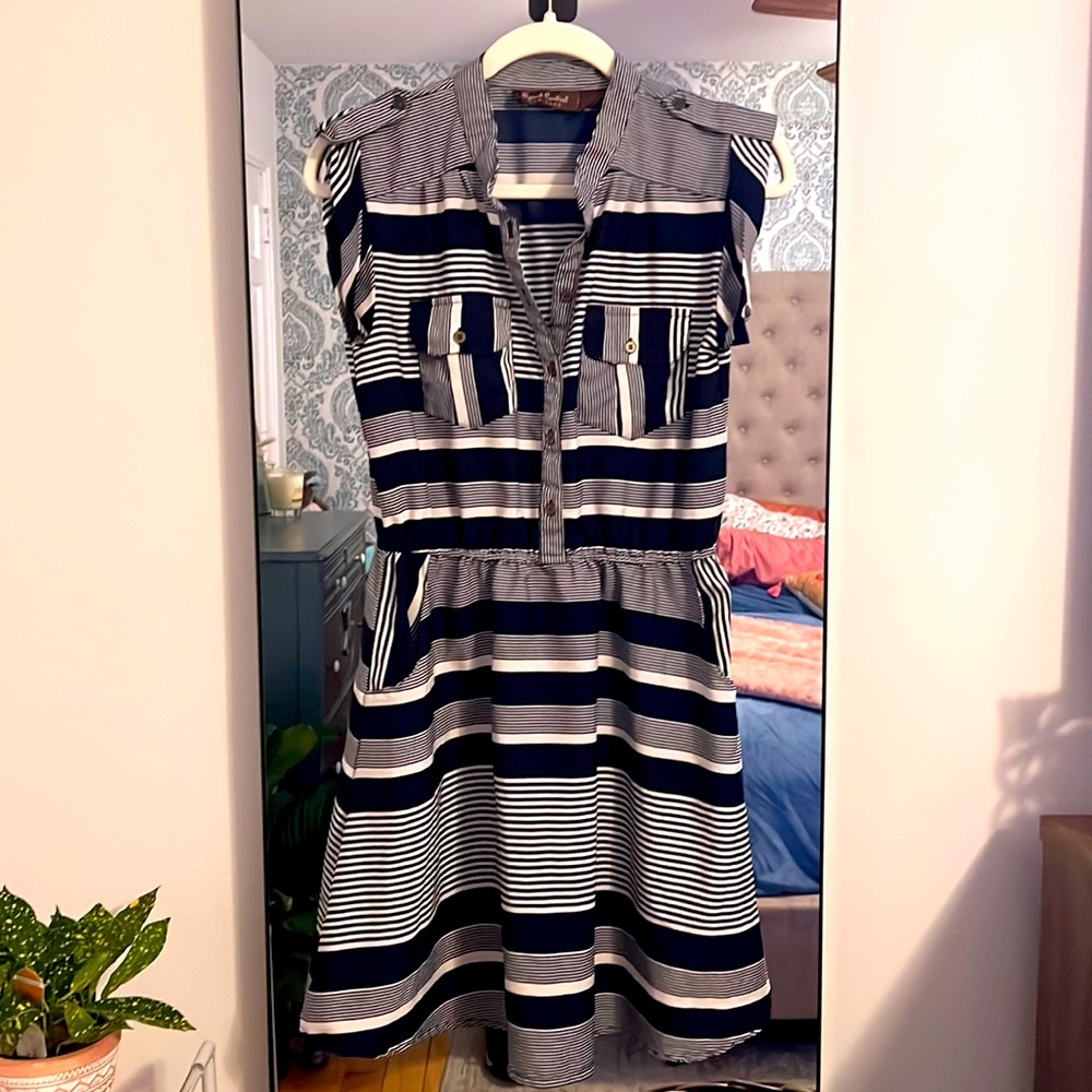 Lightweight stripped dress with pockets